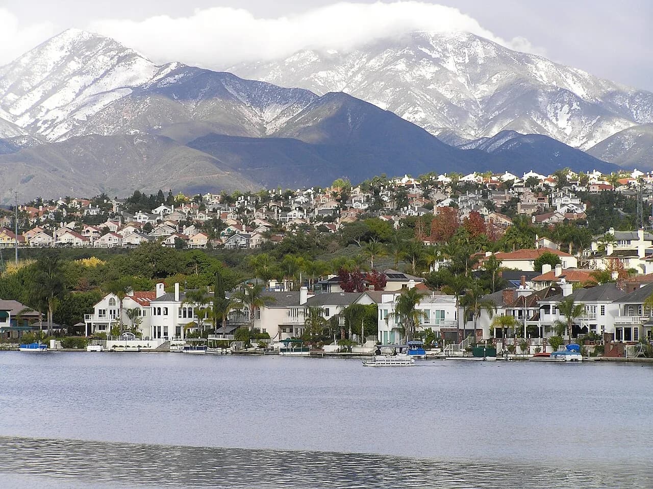 Lake Mission Viejo with mountains in the distance